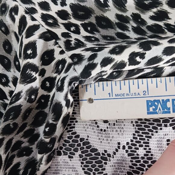 Vintage Petite Button Down Shirt w/ Shoulder Pads - Picture 12 of 15